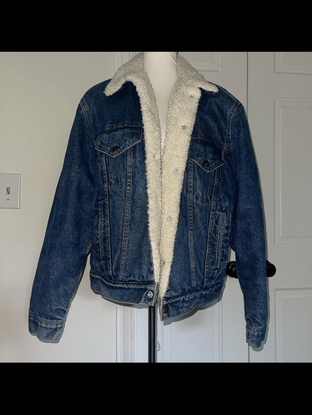 Vintage Levi's Cream Sherpa-Lined Jacket